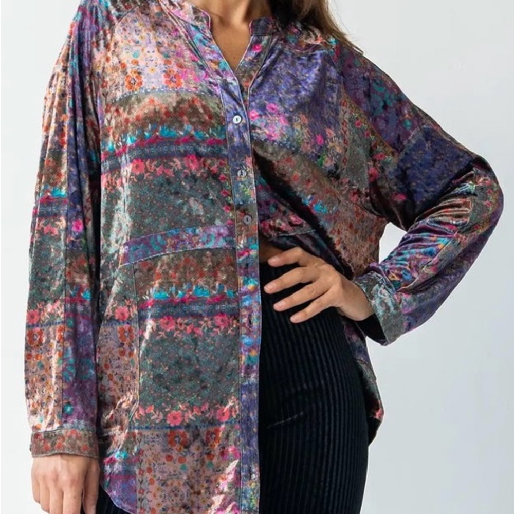 NWT NATURAL LIFE Multicolor Laid Back Velvet Button Down Shirt